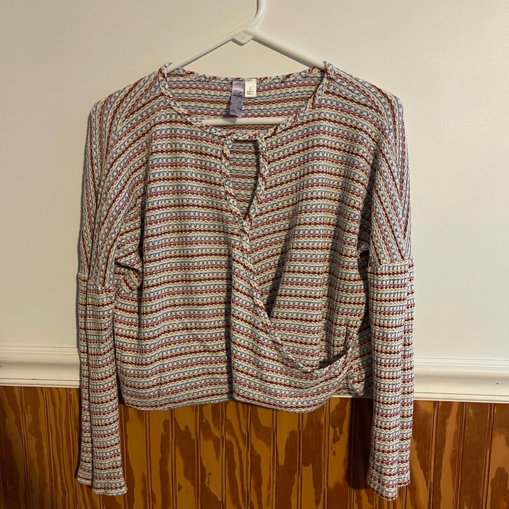 Retro inspired top with cutout